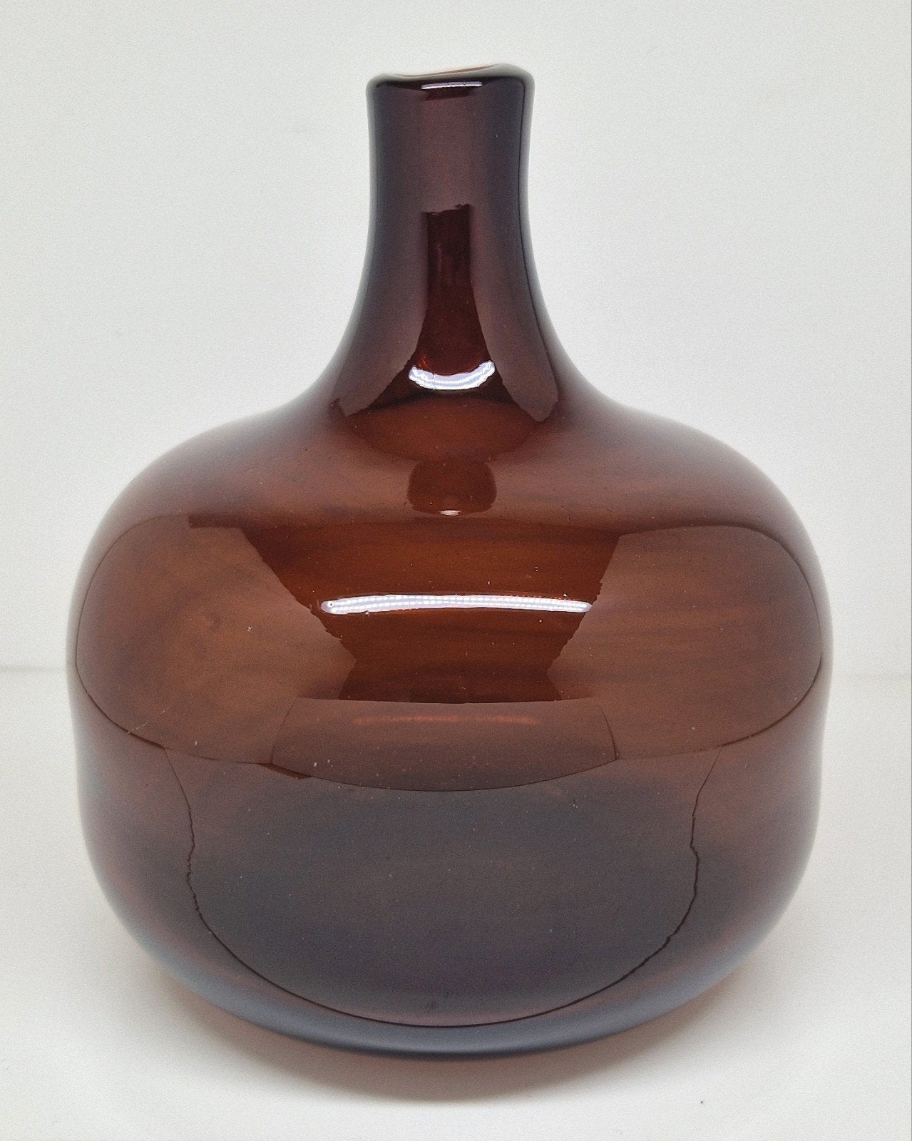 Bruine buikfles Claude Morin Dieulefit, Frankrijk 1970., Antiek en Kunst, Glas, 17 cm, Vaas, Handgemaakt
