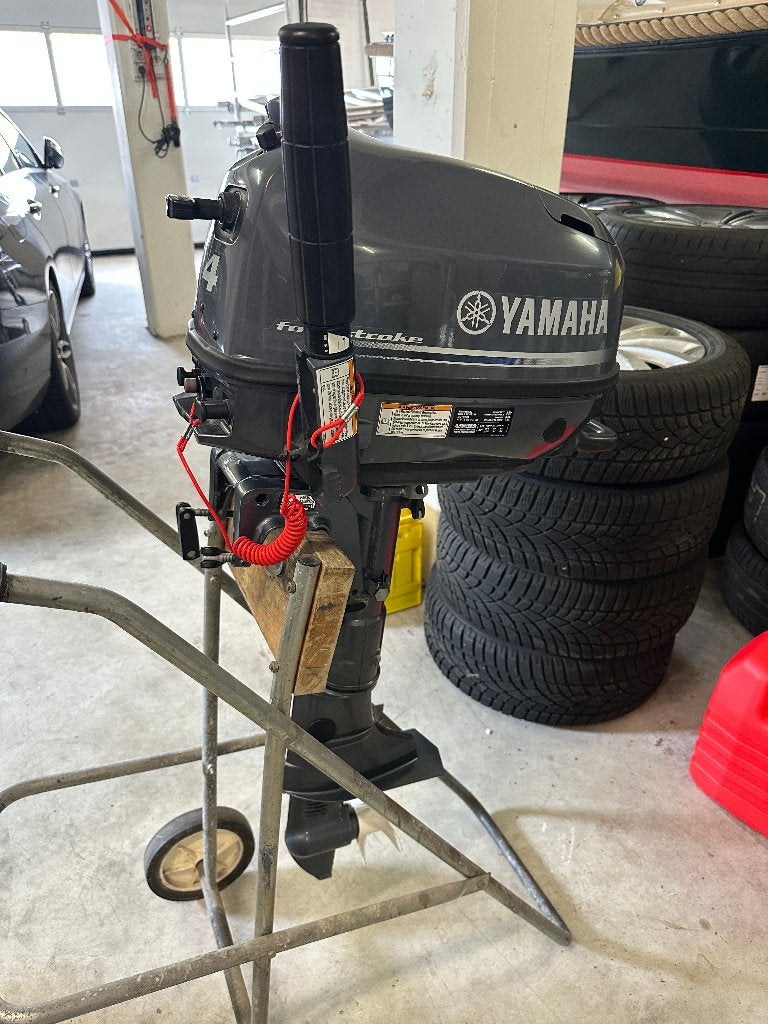 Yamaha 4pk buitenboordmotor - weinig vaaruren - met bok, Watersport en Boten, Buiten- en Binnenboordmotoren, Ophalen, Minder dan 5 pk