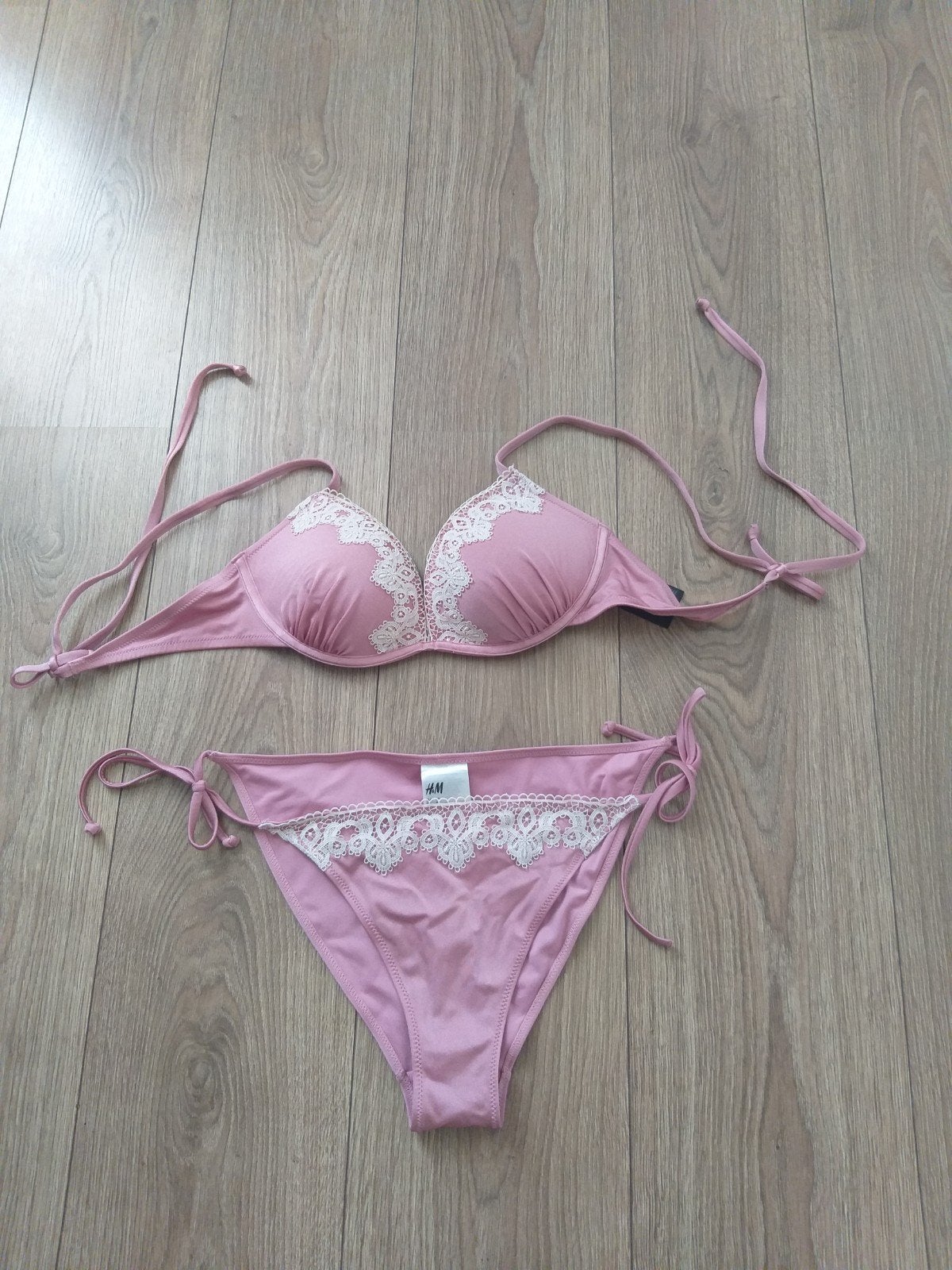 Bikini van H&M maat 42 -80 B, Kleding | Dames, Badmode en Zwemkleding, Ophalen, Zo goed als nieuw, Bikini