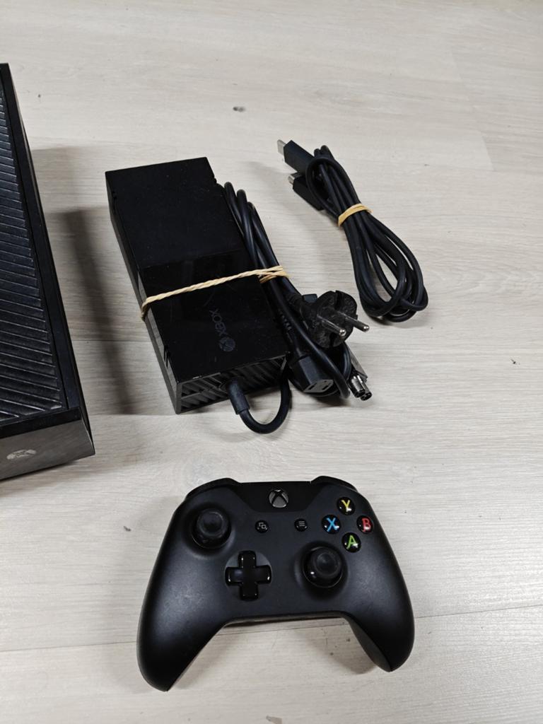 Xbox One 2 TB met controller en voeding, .., 500 GB, ., Ophalen of Verzenden
