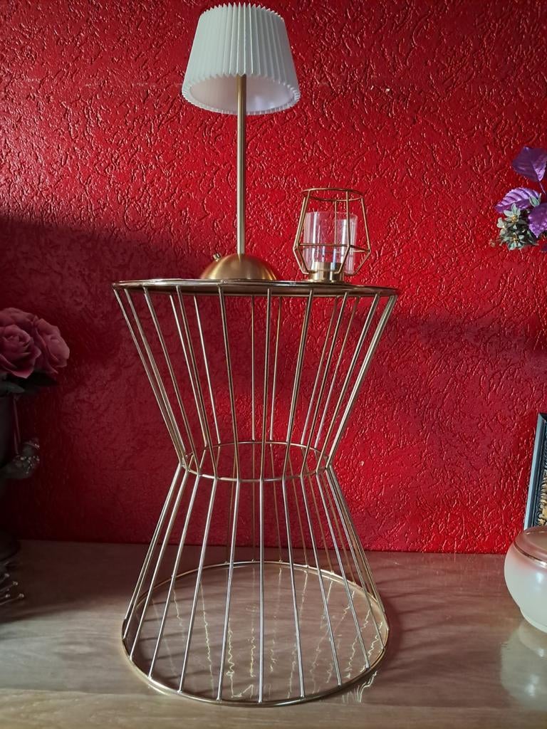 Prachtige metalen bijzettafel., Huis en Inrichting, Ophalen of Verzenden, Zo goed als nieuw, Metaal, Minder dan 50 cm