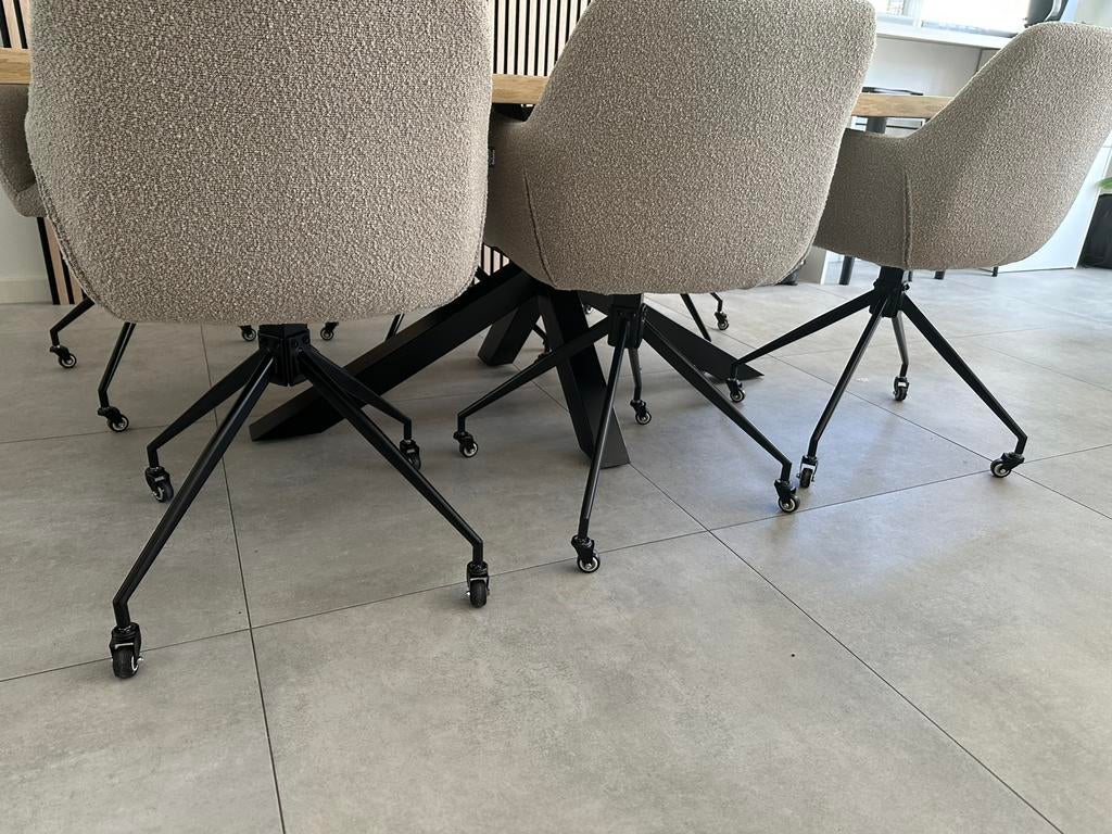 Eetkamerstoelen boucle met wieltjes, Huis en Inrichting, Tafels | Eettafels, Ophalen, 200 cm of meer, 50 tot 100 cm, Zo goed als nieuw