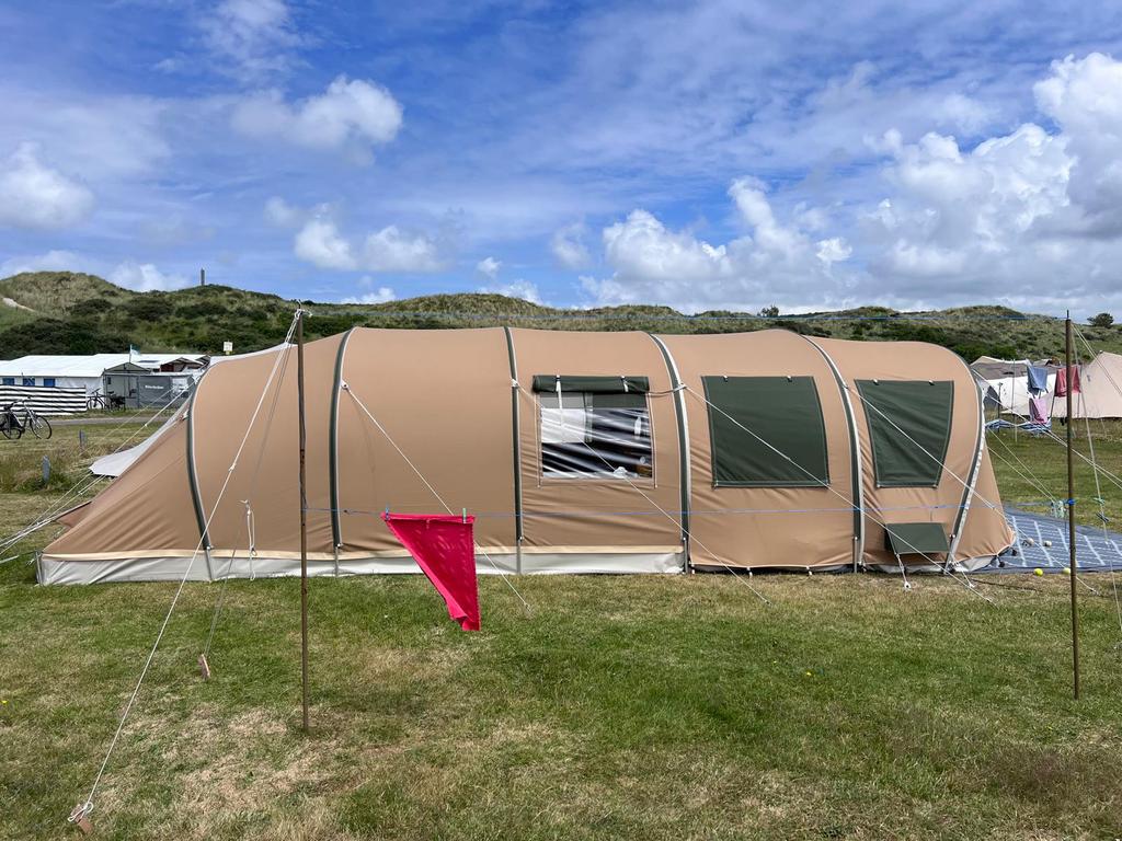 Tunneltent te huur op Stortemelk (incl. stroom), Caravans en Kamperen, Tenten, Zo goed als nieuw, Ophalen