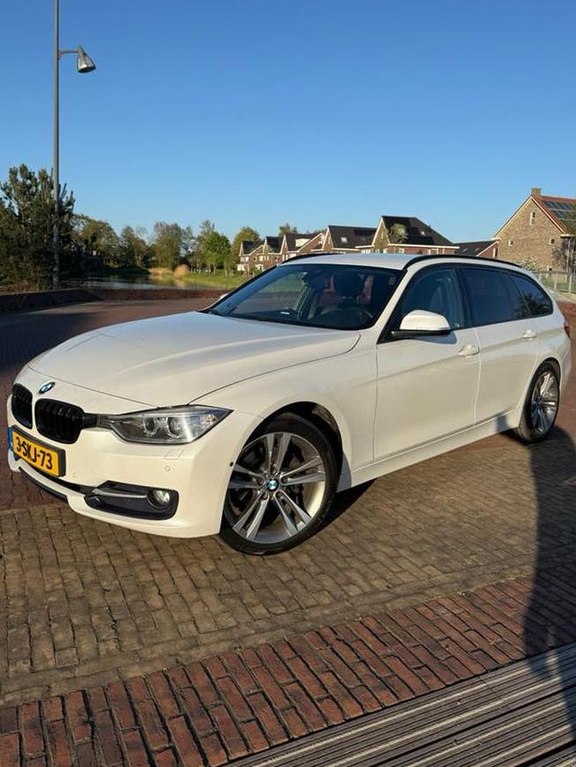 High executive / Sportline / HUD. BMW 3-Serie 2.0 320D, Auto's, BMW, Achterwielaandrijving, 1995 cc, Zwart, 4 cilinders