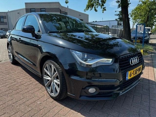 Audi A1 Sportback 1.2 TFSI 5deurs Admired S-Line Airco,Navig, Auto's, Audi, Voorwielaandrijving, Euro 5, Zwart, 4 cilinders