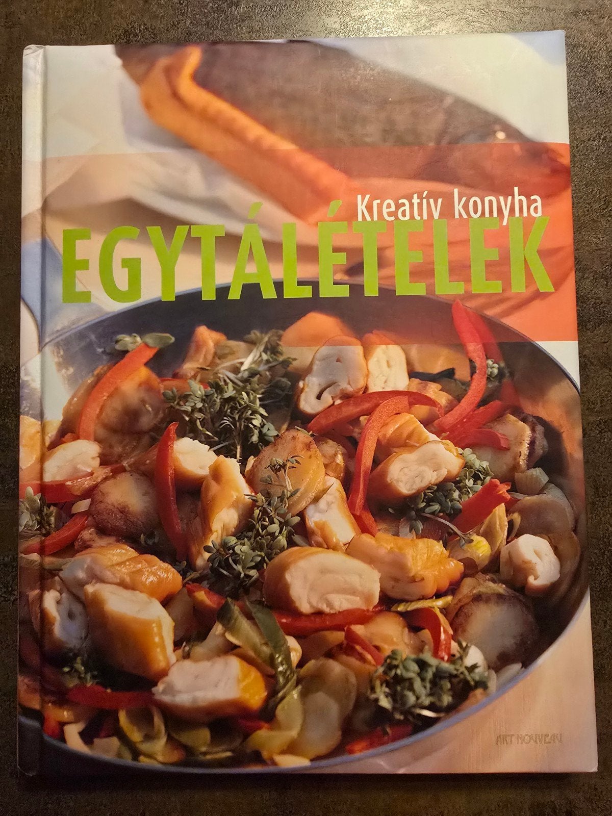 Kookboek: Kreatív Konyha –Egytálételek- Hongaarse Eenpansg., Ophalen of Verzenden, Nieuw, Azië en Oosters