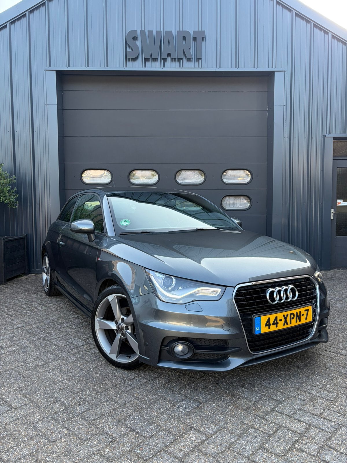 Audi A1 1.2 TSFI Pro line S 2013 Grijs, Auto's, Voorwielaandrijving, Euro 5, Zwart, 4 cilinders