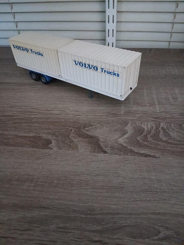 Opleges van tekno 1.50, Hobby en Vrije tijd, Modelauto's | 1:50, Ophalen of Verzenden, Bus of Vrachtwagen, Tekno