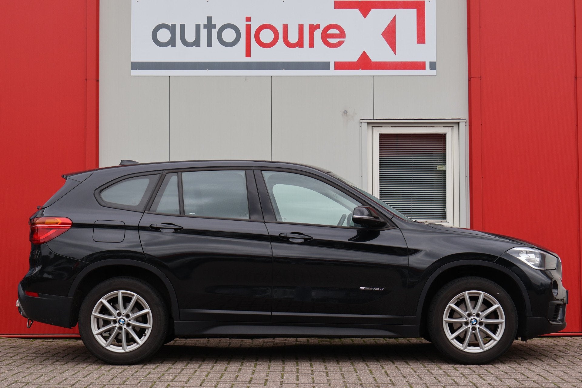 BMW X1 sDrive18d High Executive (bj 2017, automaat), Auto's, 1445 kg, Bedrijf, Diesel, SUV of Terreinwagen