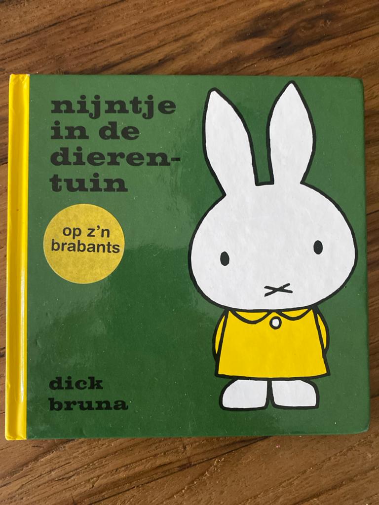 Nijntje in de dierentuin op z'n Brabants - Dick Bruna, Ophalen of Verzenden, Zo goed als nieuw, 2 tot 3 jaar