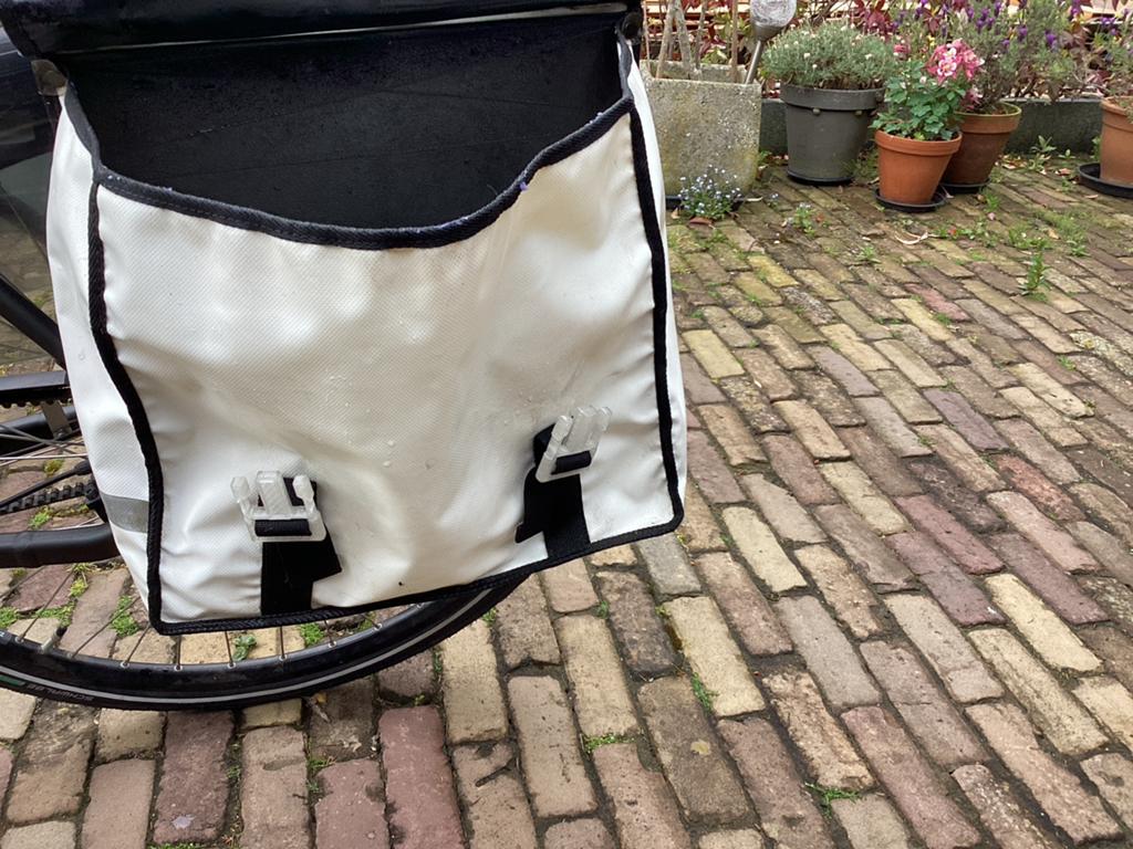 Fietstassen - Wit/Zwart - 35x30x15cm per tas fast rider, Fietsen en Brommers, Fietsaccessoires | Fietstassen, Ophalen, Gebruikt