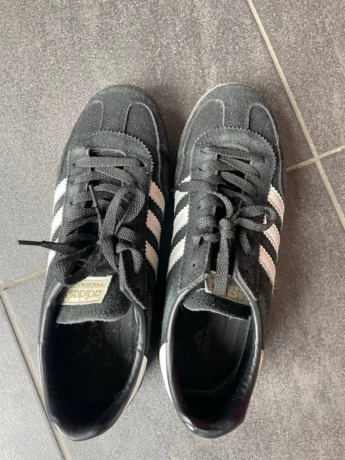Adidas Handball Spezial sneakers - Zwart - Maat 38, Kleding | Dames, Ophalen of Verzenden, Gedragen, Zwart, Sneakers of Gympen
