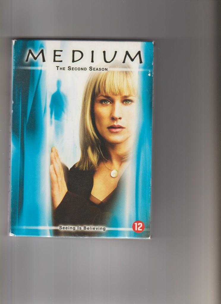 Medium - Seizoen 2 - 3 dvd - Patricia Arquette 2007, Alle leeftijden, Ophalen of Verzenden, Gebruikt