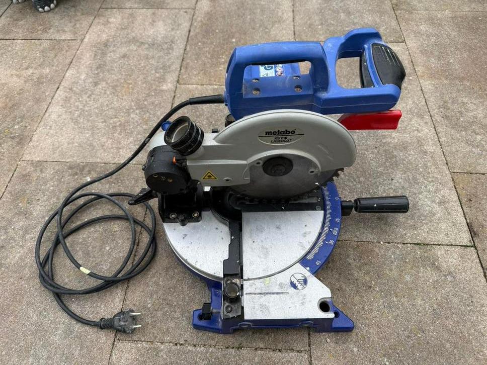 Metabo KS 210 Lasercut Afkortzaag, Doe-het-zelf en Verbouw, Ophalen of Verzenden, Gebruikt