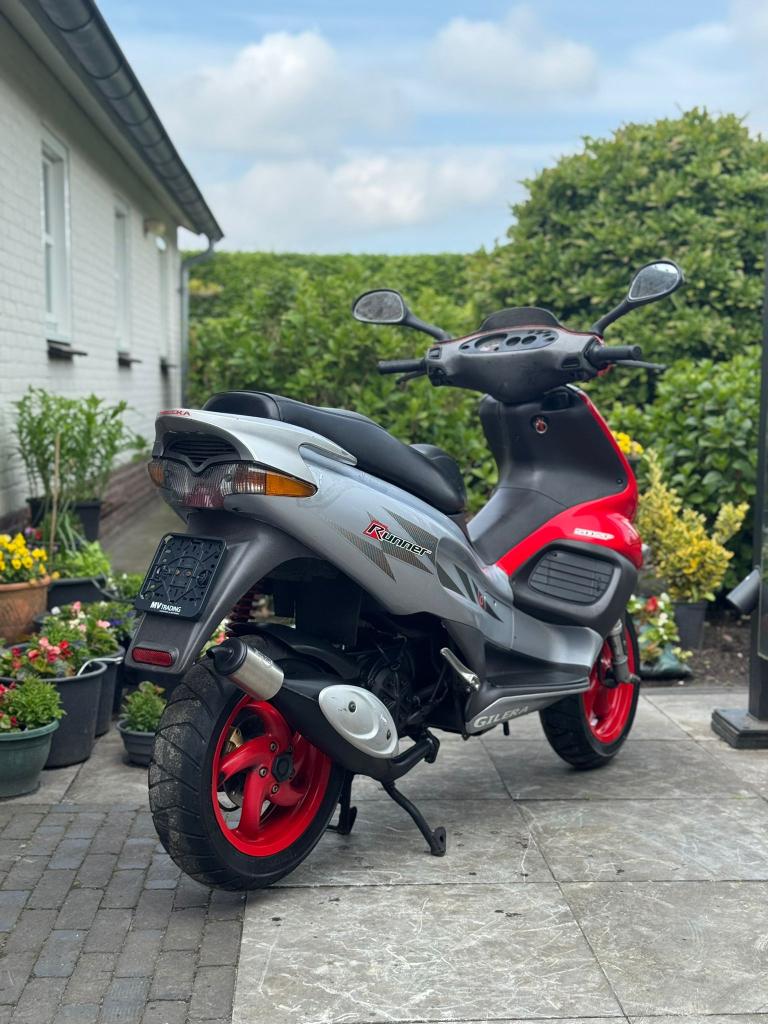 ⭐️Gilera runner sp pro Brom Zeer nette staat Sito Plus⭐️, Fietsen en Brommers, Scooters | Piaggio, Niet ingevuld, Niet ingevuld