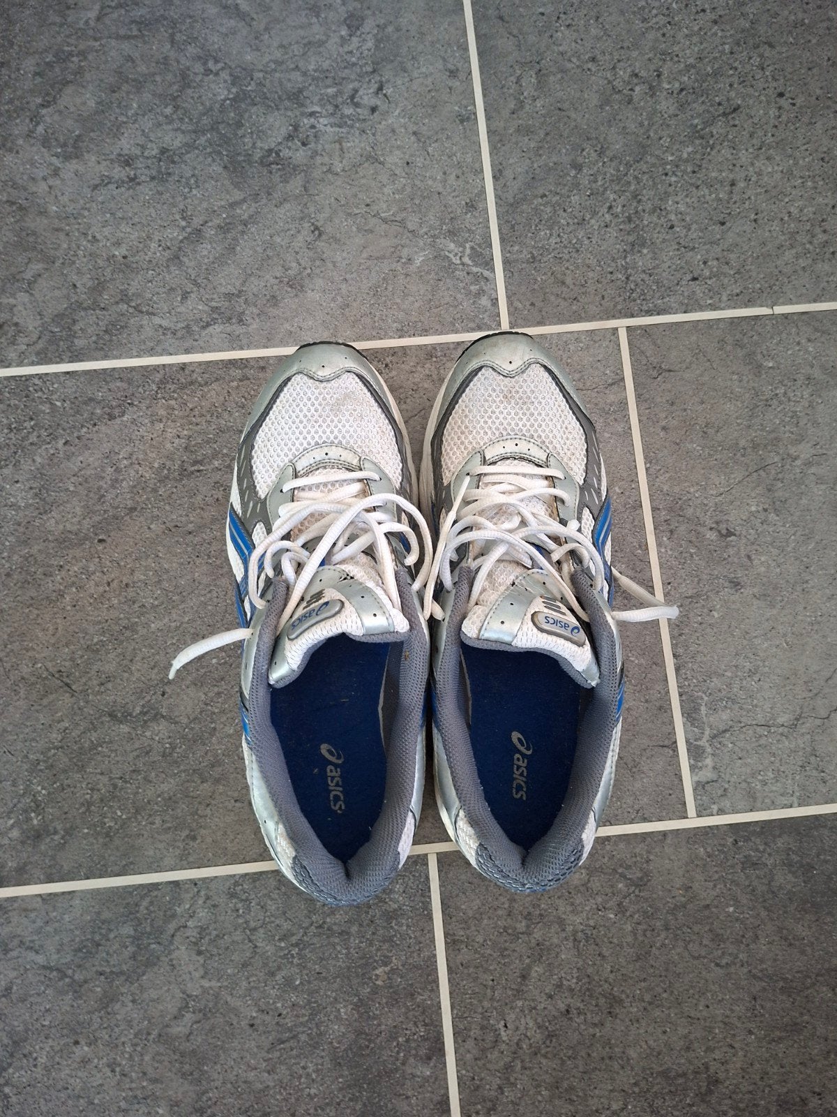 Te koop: Asics sneakers, maat 44,5, Sport en Fitness, Loopsport en Atletiek, Ophalen, Gebruikt, Hardloopschoenen, Asics