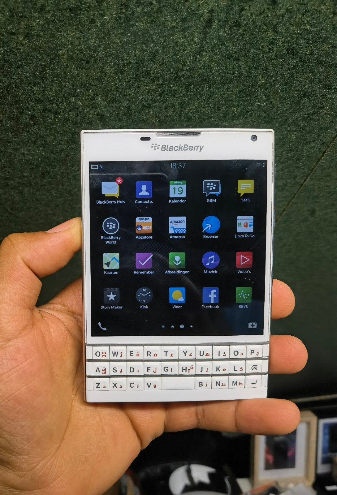 Goedwerkend blackberry passport silver edition.

32GB gehe, Ophalen of Verzenden