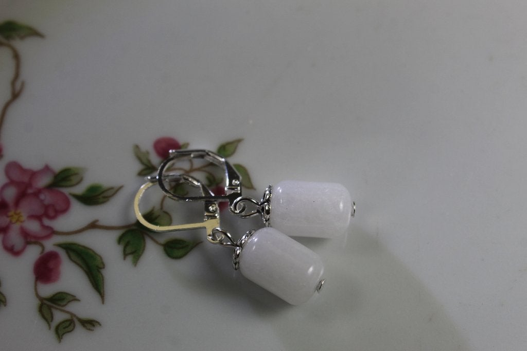 Witte Kwarts Oorbellen - Glad Gepolijste Stenen, Hangers, Wit, Nieuw, Ophalen of Verzenden