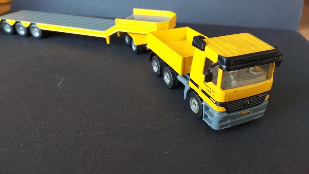 Mercedes Benz Actros meyer tiefbau dieplader Siku Pol, Hobby en Vrije tijd, Modelauto's | 1:50, Schlittenbacherstrasse 60 Lüdenscheid Germany