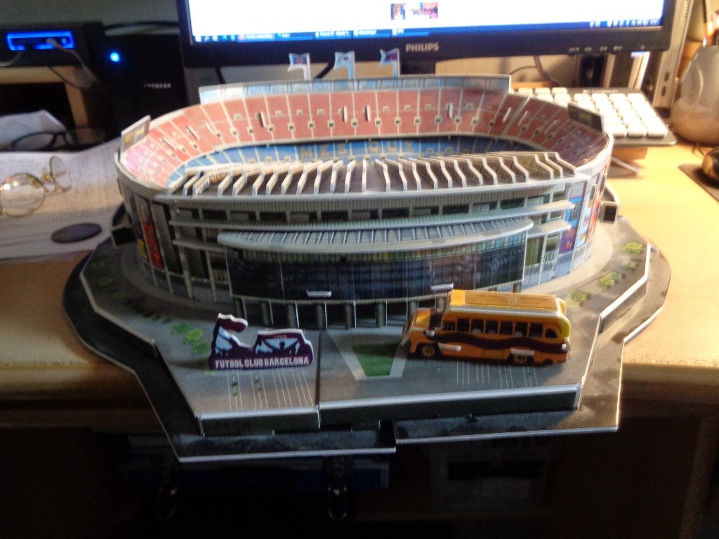 Kartonnen maquette Barcelona Stadion  (Camp Nou), Maat XS of kleiner, Ophalen, Shirt