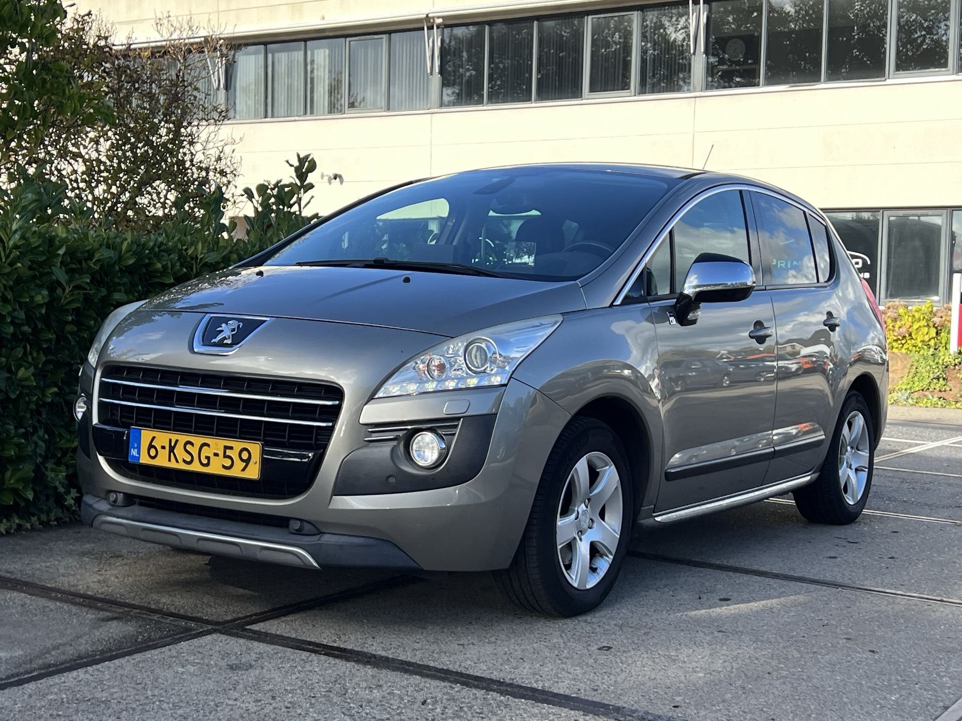 Peugeot 3008 2.0 HDiF HYbrid4 Blue Lease |LEDER|TREKHAAK|CLI, Auto's, Euro 5, Gebruikt, 4 cilinders, 770 kg