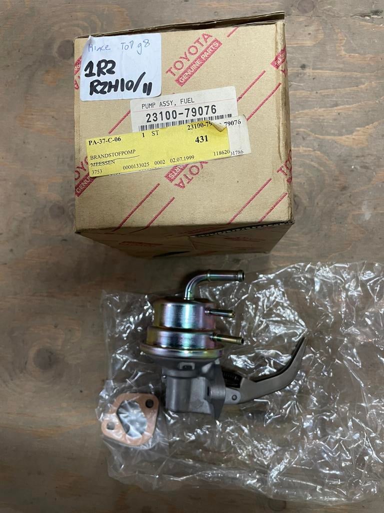 Toyota hiace 1rz rzh10 rzh11 benzine pomp 23100-79076, Ophalen of Verzenden, Nieuw, Toyota