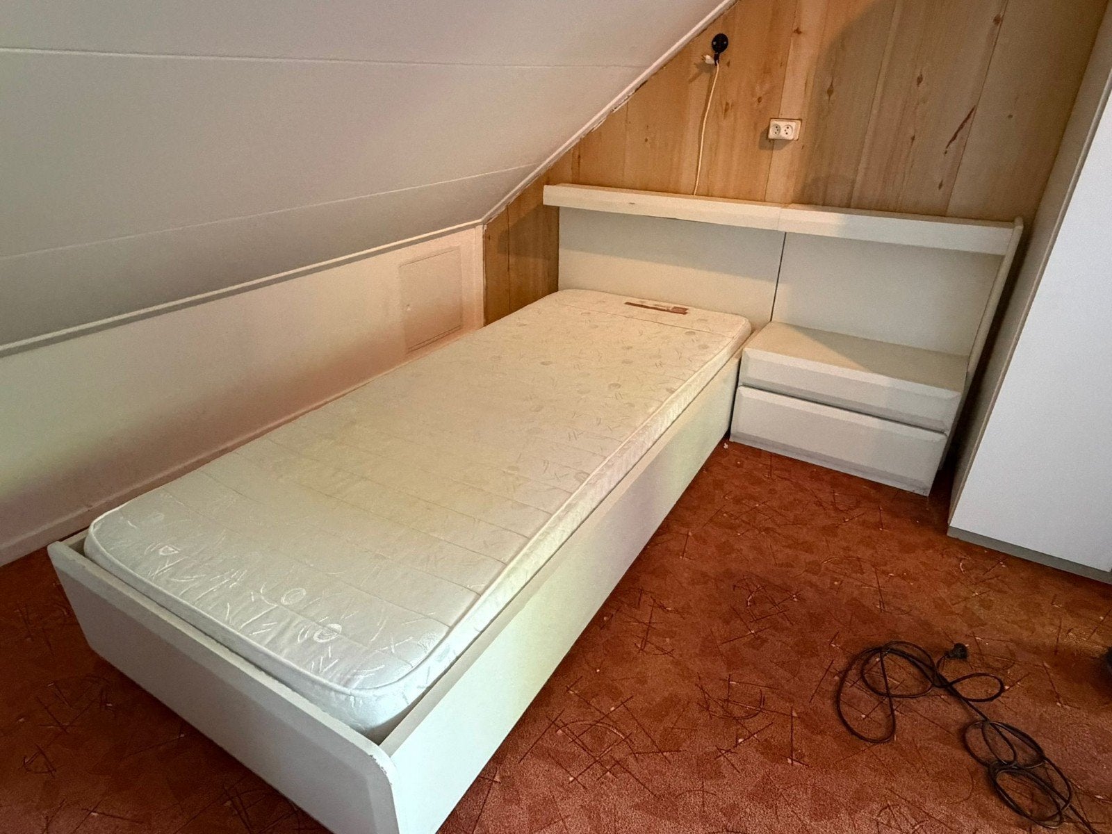 Eenpersoonsbed 90x220cm wit MDF met verlichting, Huis en Inrichting, Slaapkamer | Bedden, Ophalen, 90 cm, Eenpersoons, Wit