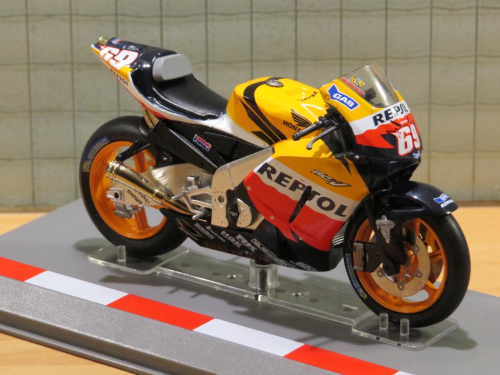 Nicky Hayden Honda RC211V 2006 1:18, Overige merken, Serviceclientele@altaya.be, Nieuw, Ophalen of Verzenden