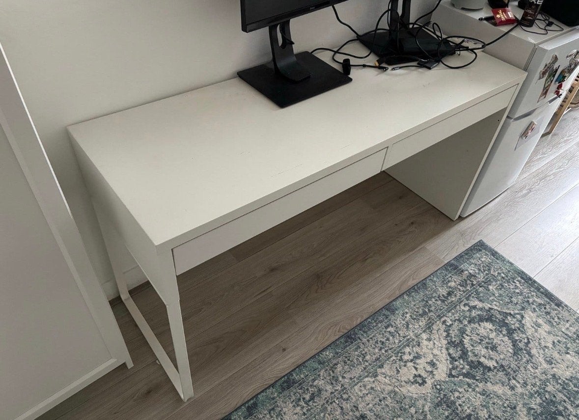 Wit bureau met 2 lades - 142x50x75 cm, Ophalen, Gebruikt, Met lades, Computerbureau