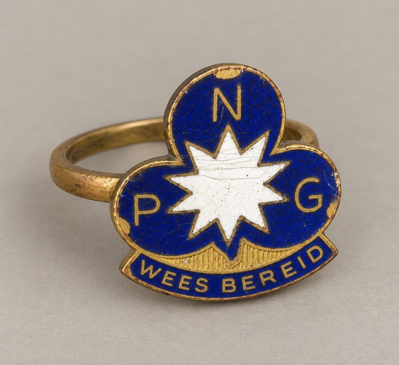 Vintage NPG ring Wees Bereid blauw en goud, Ophalen of Verzenden, Goud, Goud, Dame