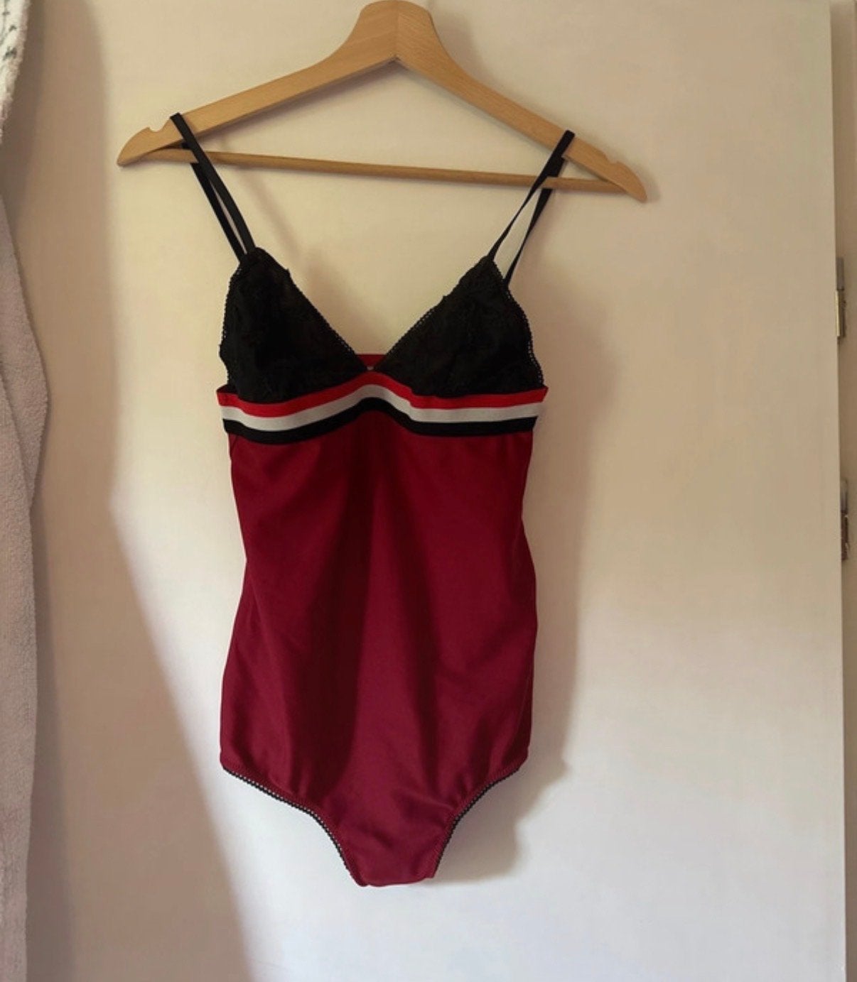 America Today Body, Kleding | Dames, Ophalen of Verzenden, Zo goed als nieuw, Rood, Overige typen