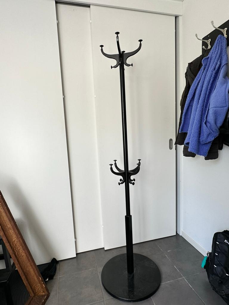 IKEA Hemnes staande kapstok - Zwart, Huis en Inrichting, Woonaccessoires | Kapstokken, Ophalen, Gebruikt, Metaal, Staande kapstok