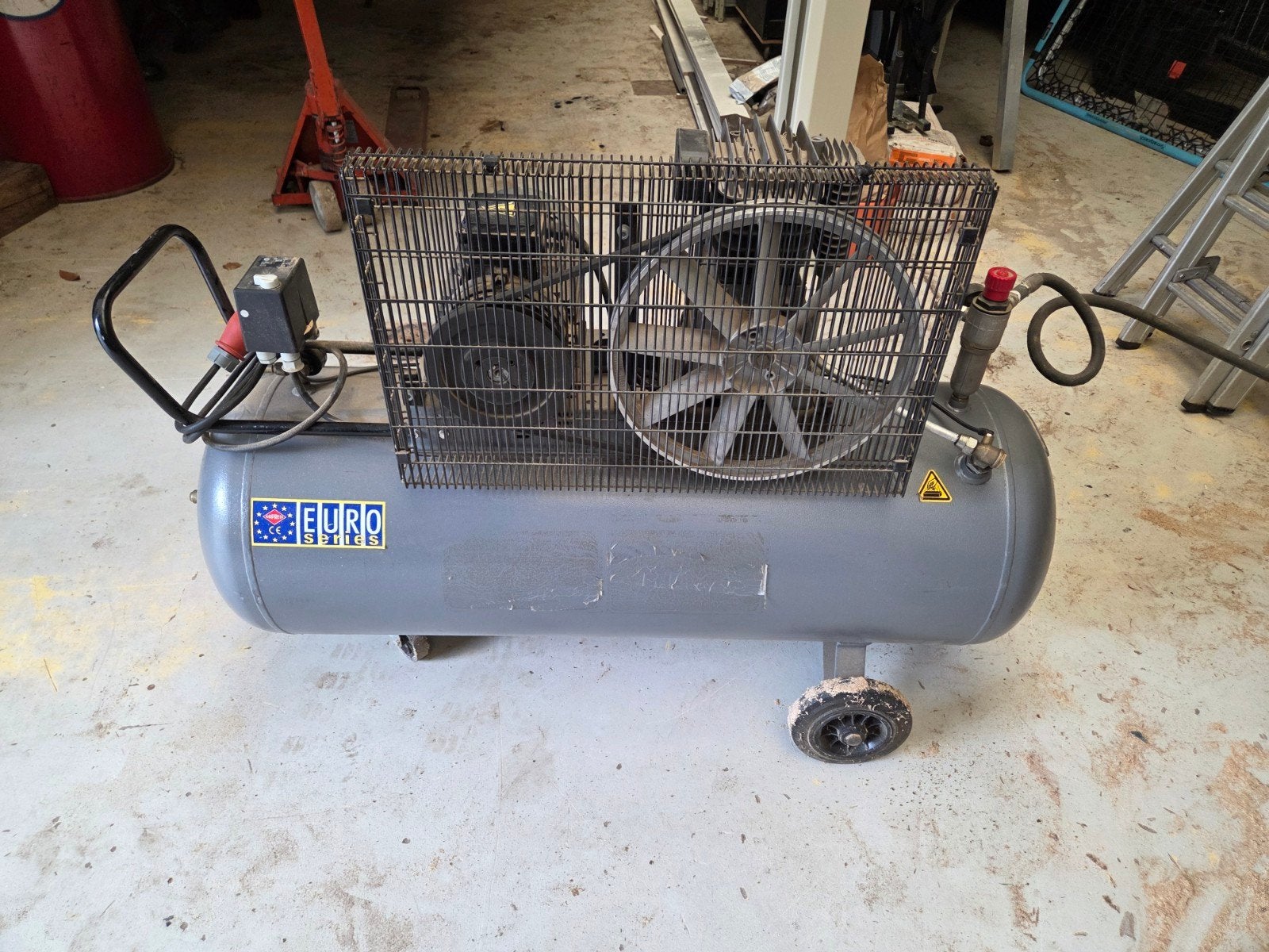 Airpress Compressor HK 600/200 - 3 kW, 200 liter tank, 100 liter of meer, Ophalen, Gebruikt