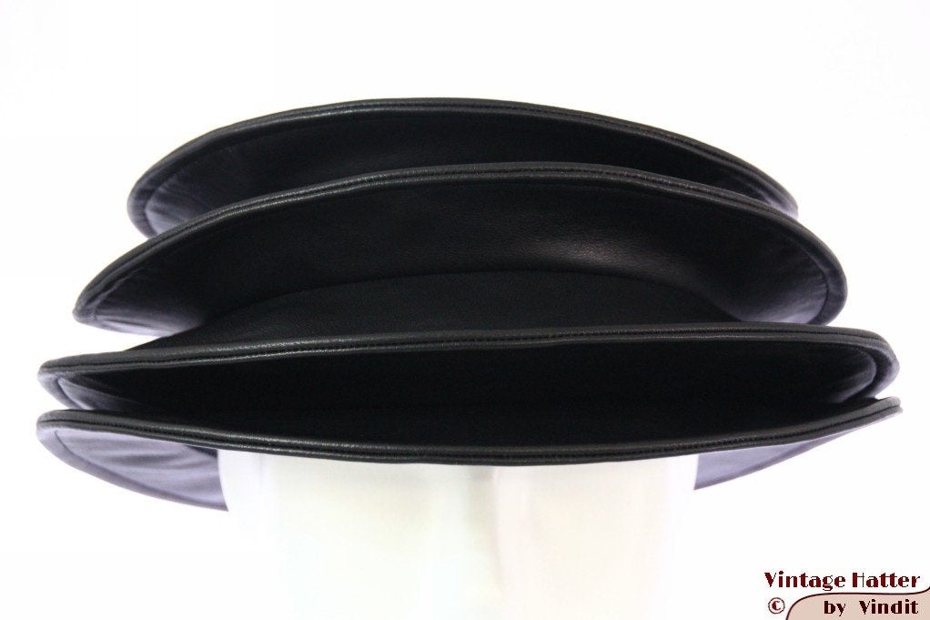 Dames Pagode-hoed The Madhatter zwart leer 54-57 nieuw, Kleding | Dames, 56 of 57 cm (M, 7 of 7⅛ inch), Hoed, Nieuw, Ophalen of Verzenden