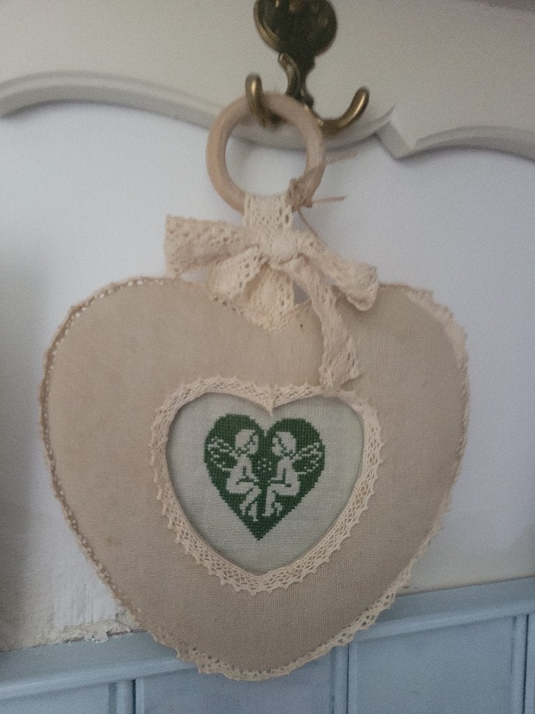 Vintage stoffen lijstje met handgeborduurde engeltjes, Ophalen of Verzenden
