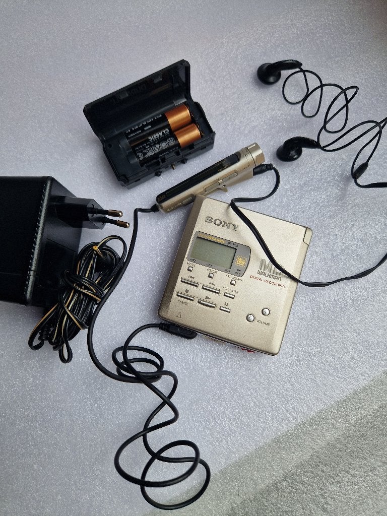 Sony MiniDisc MZ-R55 – Zeer nette en volledig werkende staat, Ophalen of Verzenden, Minidisc-speler