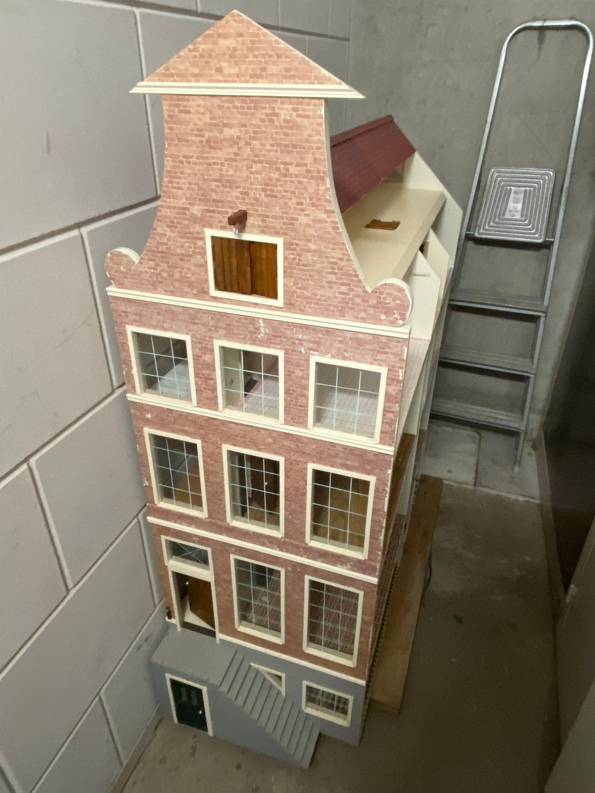 Poppenhuis, handgemaakt, hout, Amsterdams grachtenpand, Ophalen, Gebruikt, Poppenhuis
