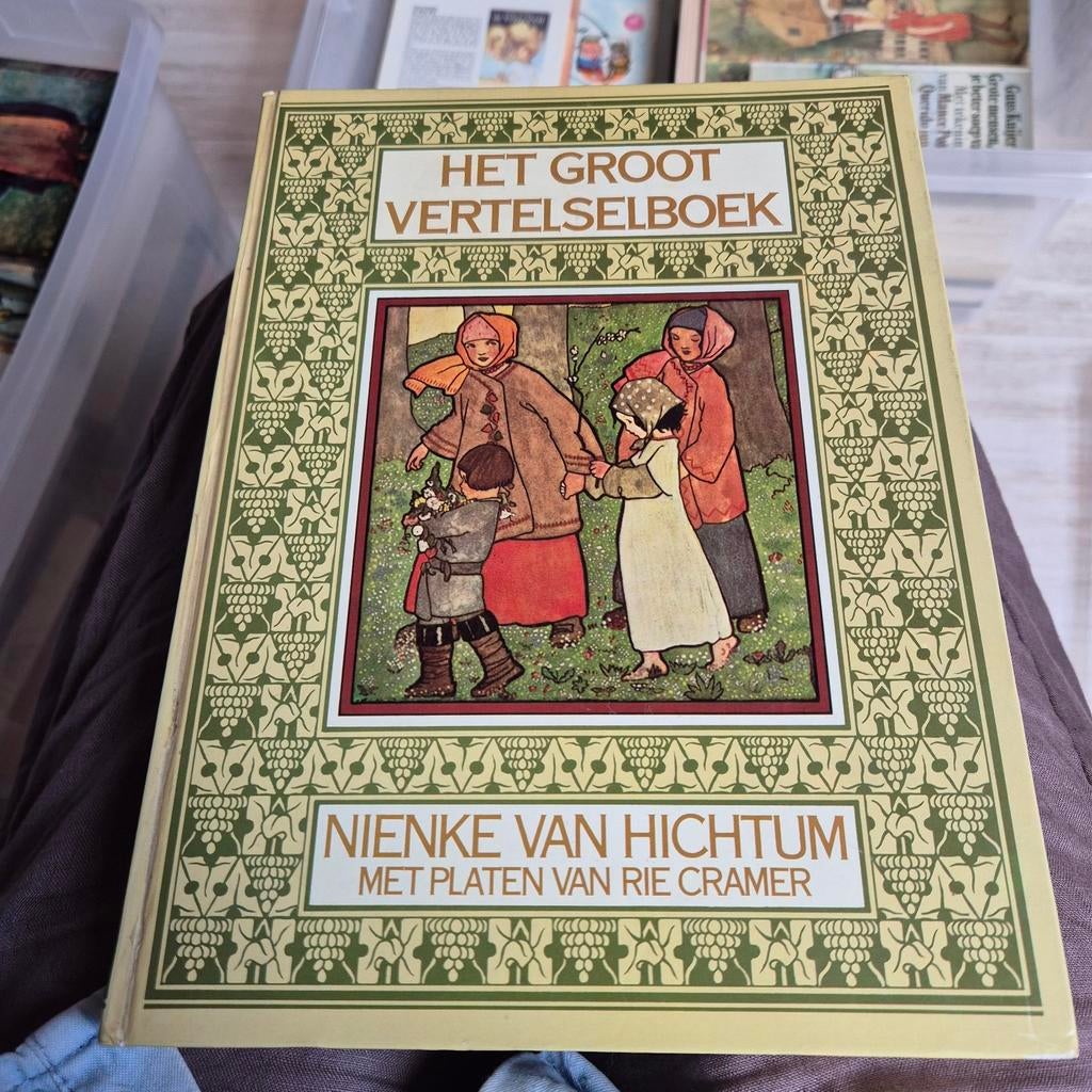 Het Groot Vertelselboek - Nienke van Hichtum met Rie Cramer, Boeken, Ophalen of Verzenden, Gelezen, Nienke van Hichtum