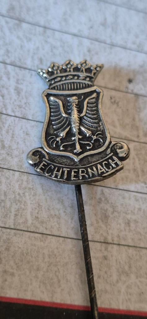 Speldje wapen van Echternach Luxemburg, Ophalen of Verzenden, Zo goed als nieuw