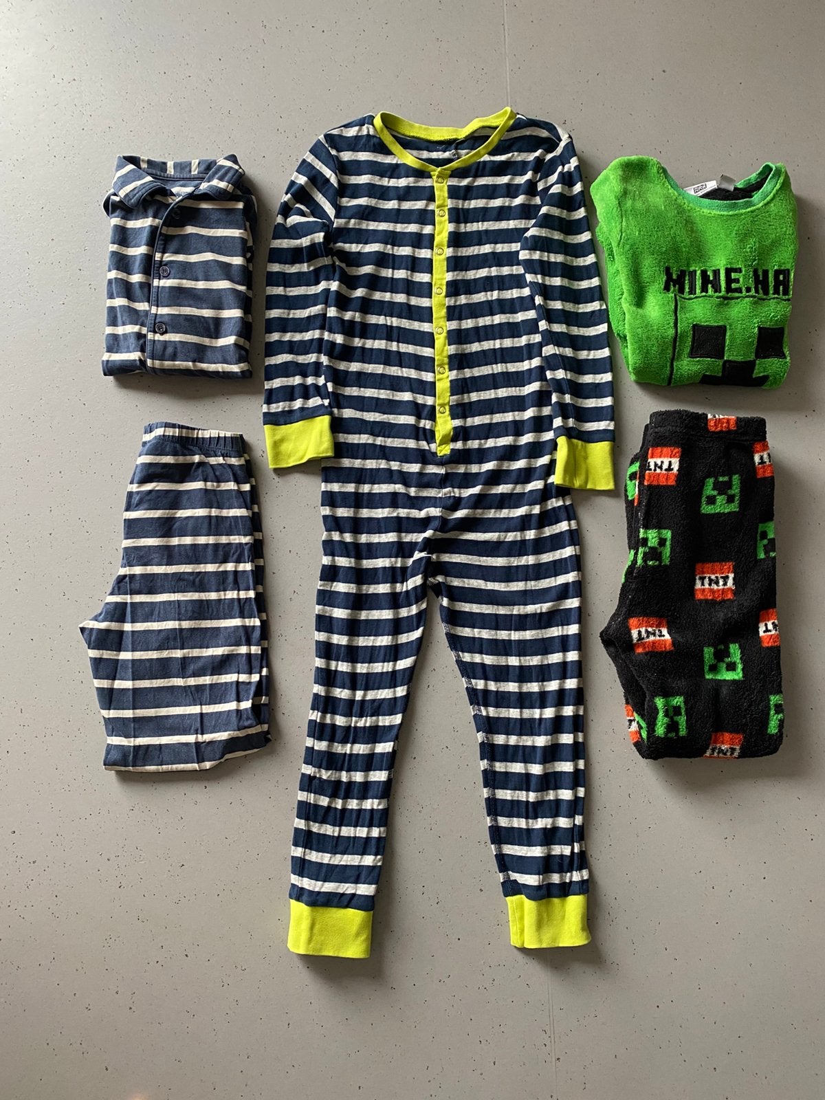 Pyjama’s / huispakken maat 134, Kinderen en Baby's, Ophalen of Verzenden, Gebruikt, Jongen of Meisje, Nacht- of Onderkleding