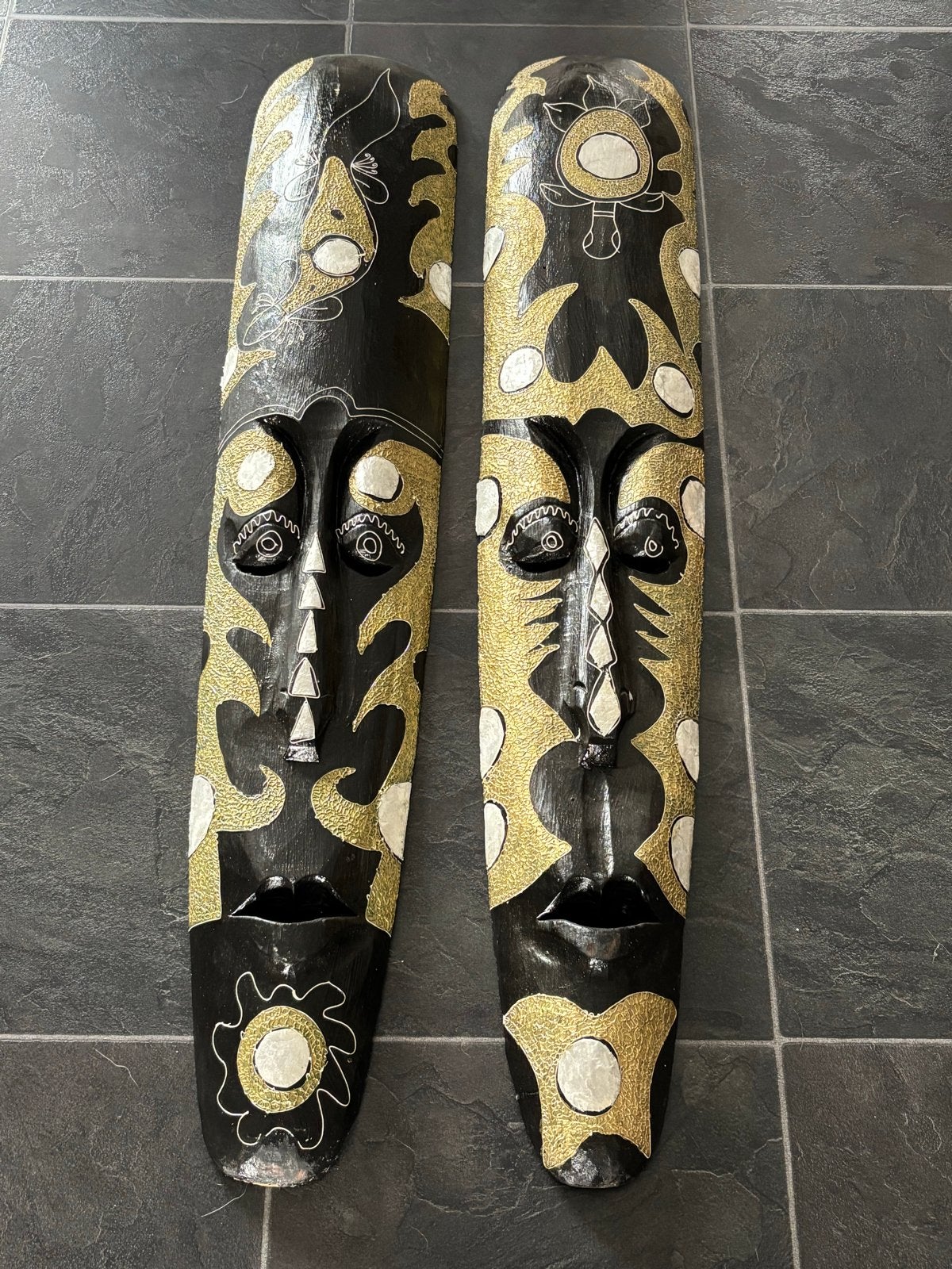 Set van 2 handgesneden Balinese maskers Capiz zwart met goud, Antiek en Kunst, Hout, Masker, 100 cm, Handgemaakt