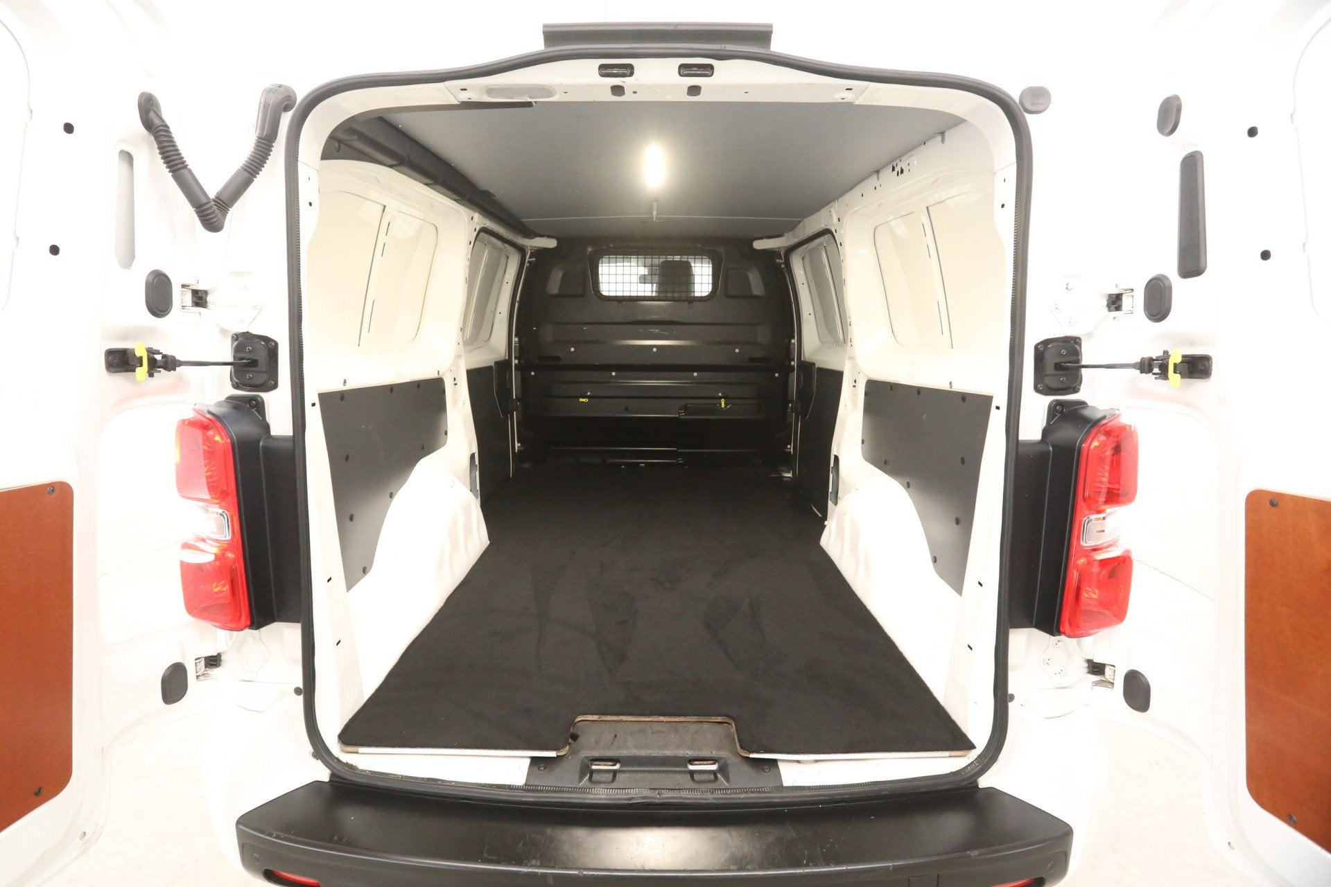Peugeot Expert 2.0 BlueHDI L3H1 | Automaat | Clima | Cruise, Gebruikt, Euro 6, 4 cilinders, Automatische klimaatregeling