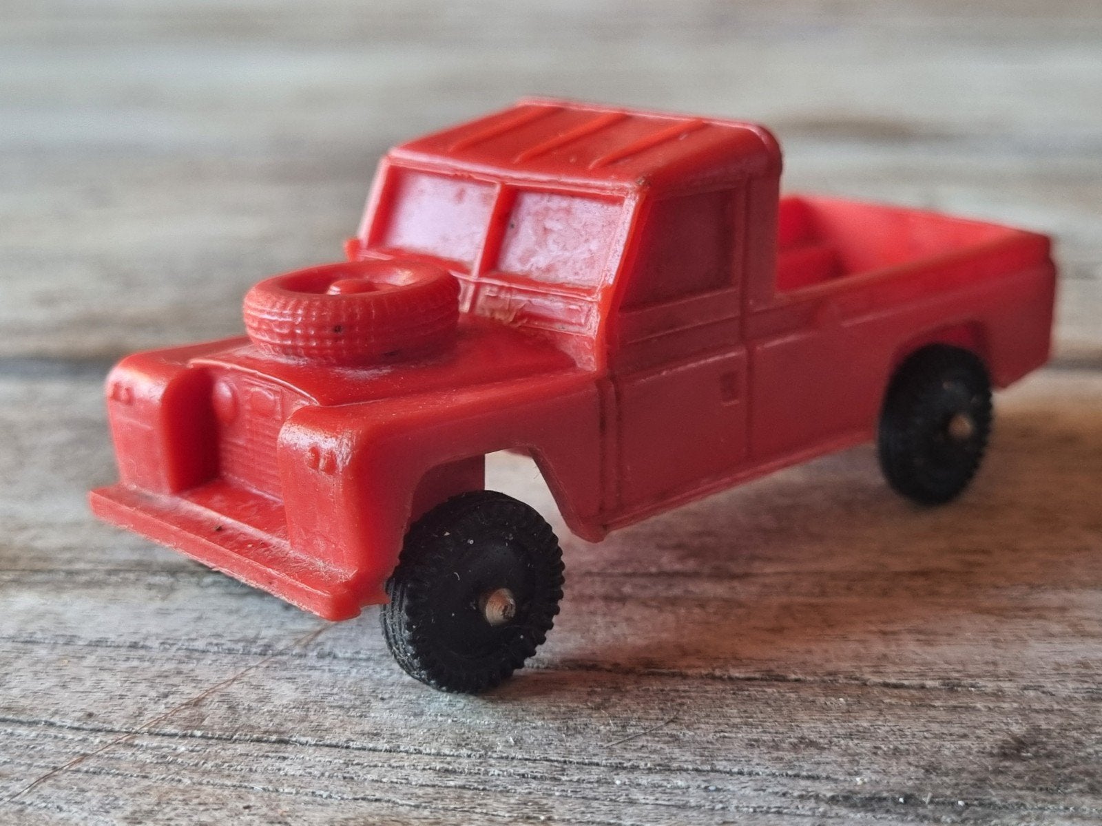 Vintage Rood Plastic Land Rover Speelgoedauto W. Germany, Antiek en Kunst, Antiek | Speelgoed, Ophalen of Verzenden