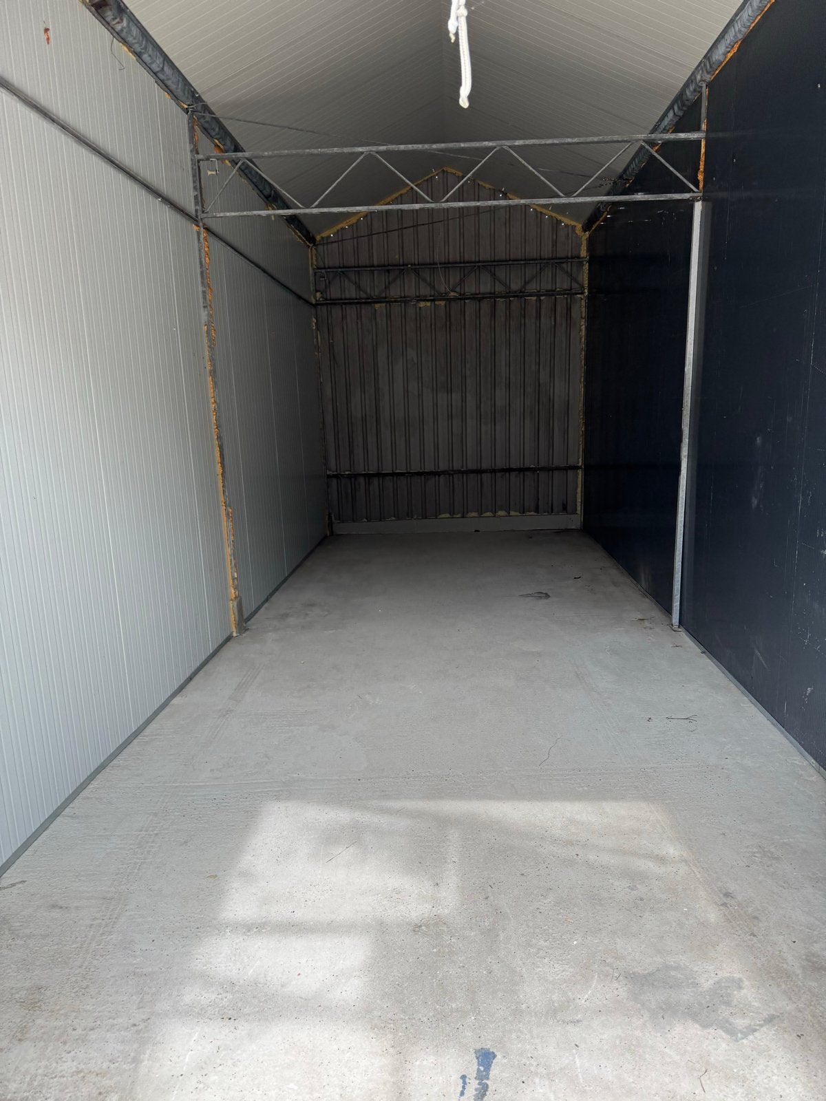 Ruime opslagbox/Garagebox te huur - Veilig en toegankelijk, 24 m², Huur, Bedrijfsruimte