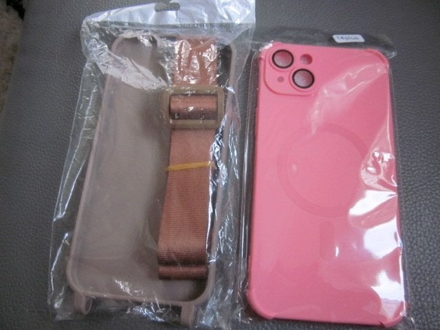 2 telefoonhoesjes voor iphone 14 plus / roze en de bruine, Ophalen of Verzenden, Nieuw, IPhone 14 Plus