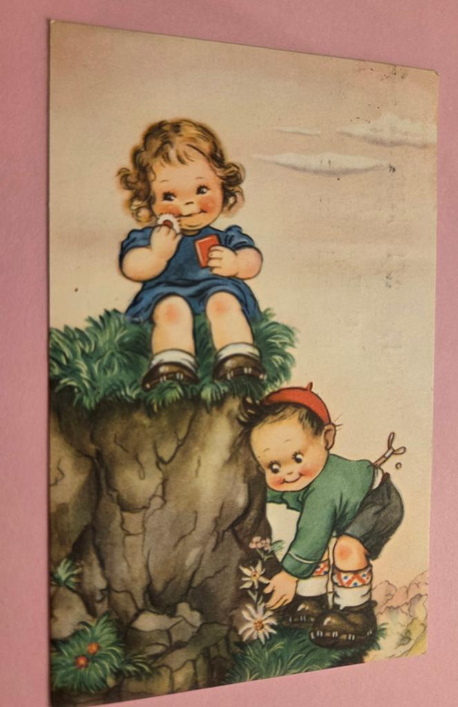 Meisje zit op heuvel, jongen plukt een bloem, Verzenden, 1940 tot 1960, Gelopen, Kinderen