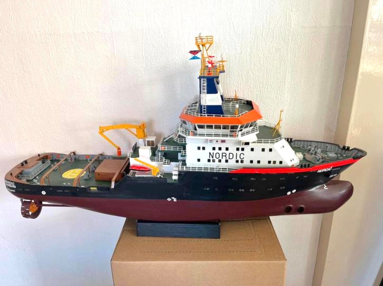 NORDIC HAMBURG, Ophalen, Zo goed als nieuw