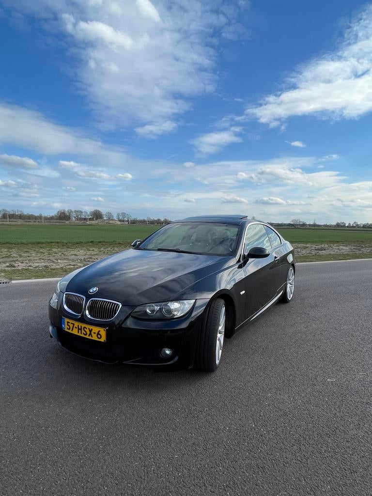 BMW 3-Serie 3.0 I 325 Coupe AUT 2009 Zwart, Automaat, 745 kg, Achterwielaandrijving, 4 stoelen