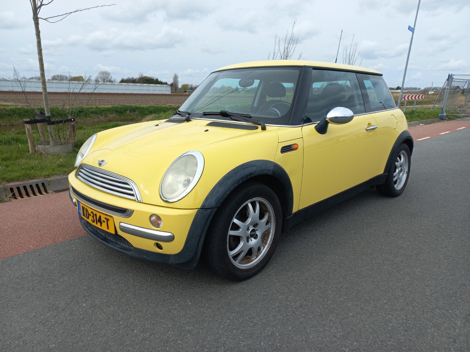 Mini 1.6 16V ONE 2004 AIRCO APK 01-04-2027, Auto's, Mini, Voorwielaandrijving, 15 km/l, 4 cilinders, 4 stoelen