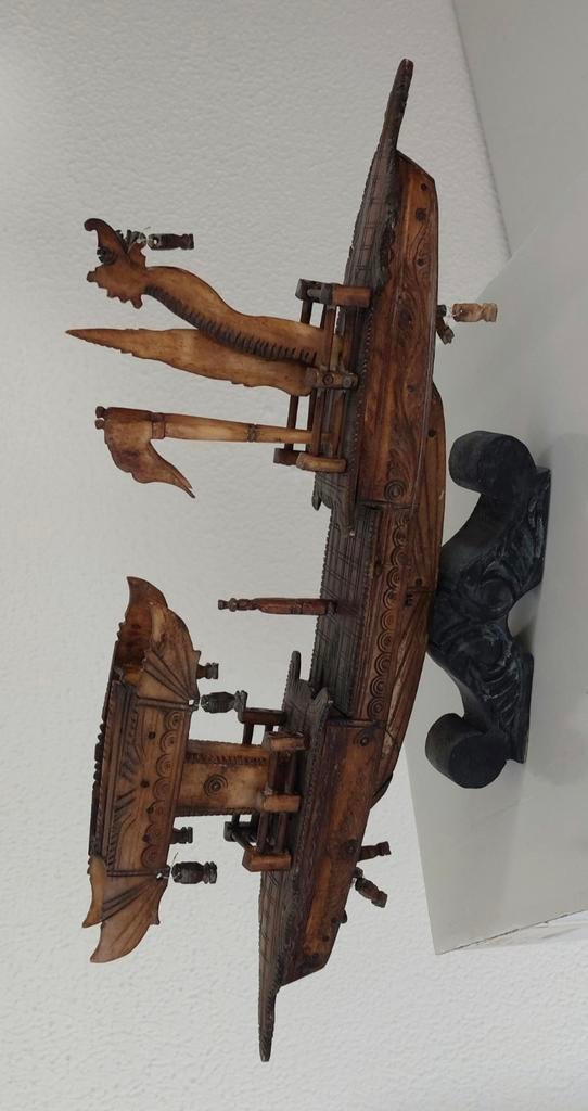Prachtige Chinees Drakenschip
Houtsnijwerk Voor € 95, Ophalen of Verzenden